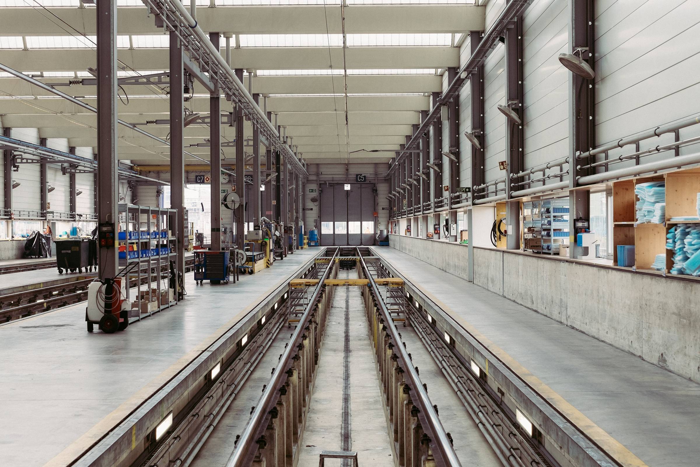 The length of an industrial hall with daylight from a saw-tooth roof.